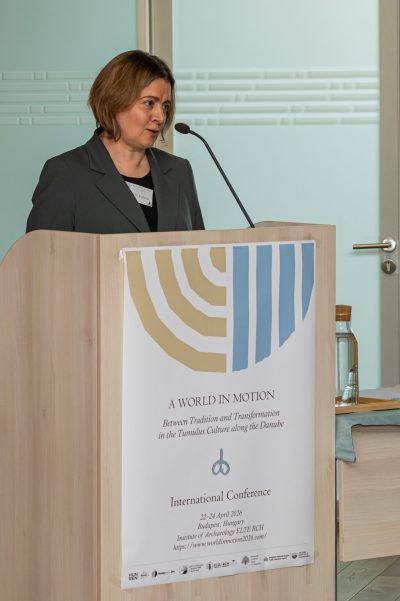 At the opening of the conference, welcoming remarks were delivered by several speakers, including Gabriella Kulcsár, Director of the Institute of Archaeology ELTE RCH (photo: László György)